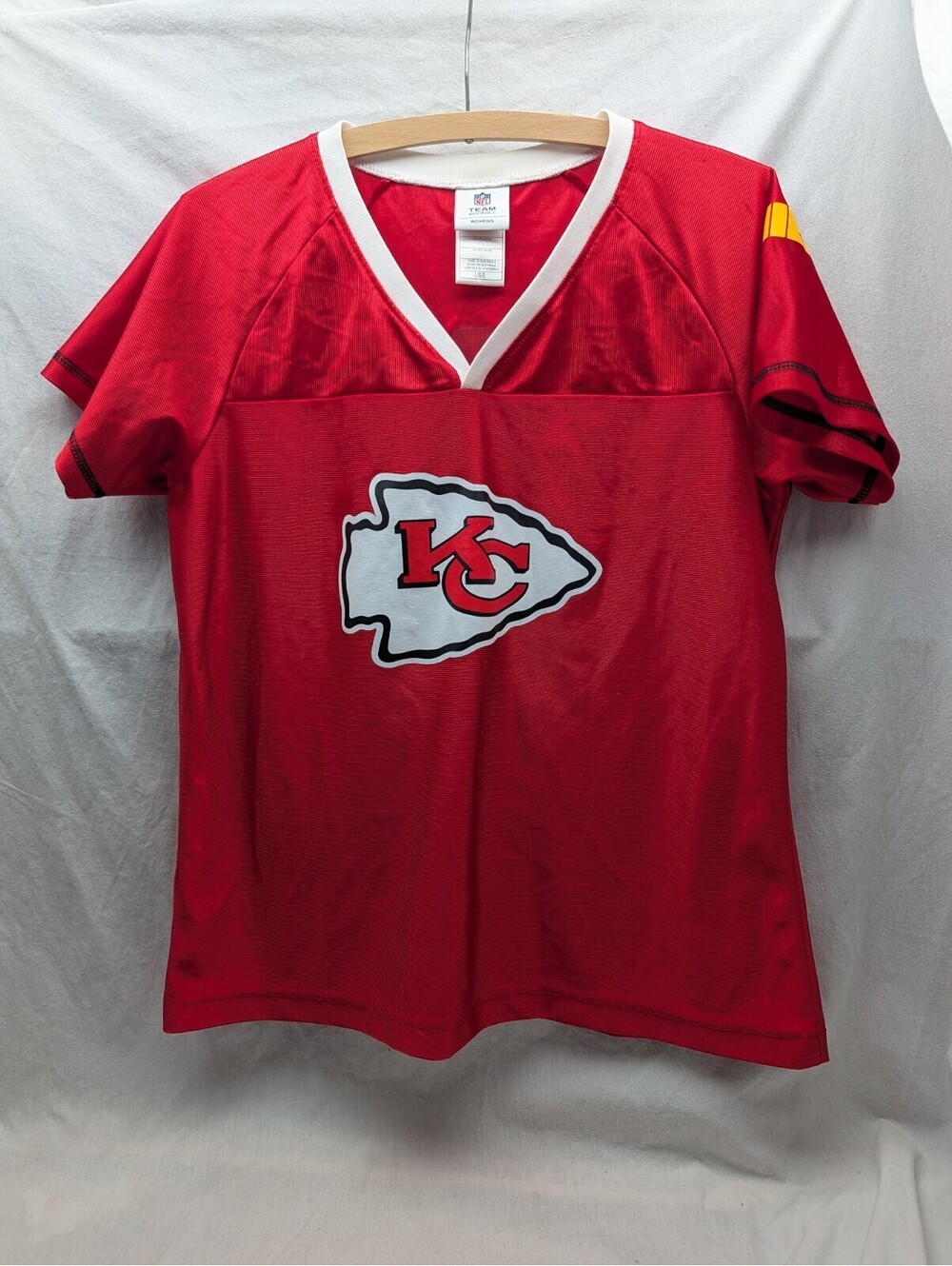 NFL Team Apparel Kansas City Chiefs for Women Red Cropped V-Neck Jersey Size L